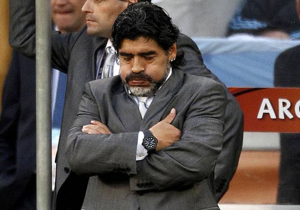 Si sigue Maradona, será con otro cuerpo técnico