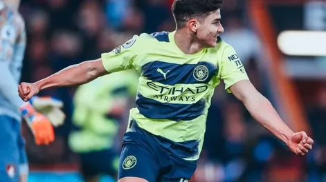 Julián Álvarez volvió a la titularidad y marcó en la goleada del Manchester City sobre Bournemouth
