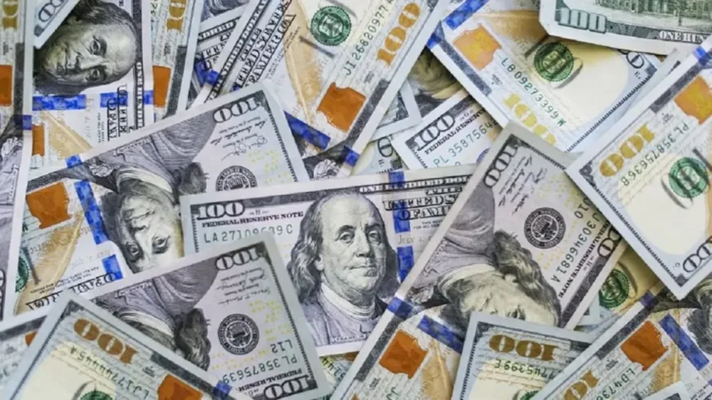 El dólar blue subió cuatro pesos y en dos días escaló siete pesos