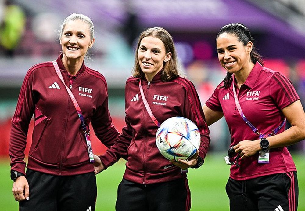 Una árbitra francesa hizo historia