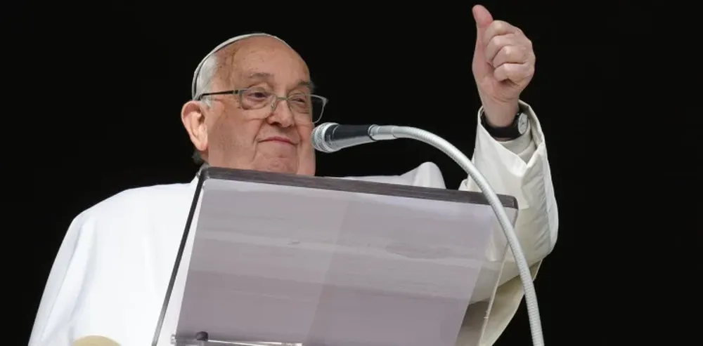 El Papa Francisco arengó a las parejas jóvenes a tener más hijos: “No tengan miedo”