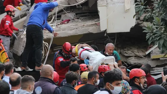 Turquía y Grecia fueron sacudidas por un sismo mortal de 6,8 grados