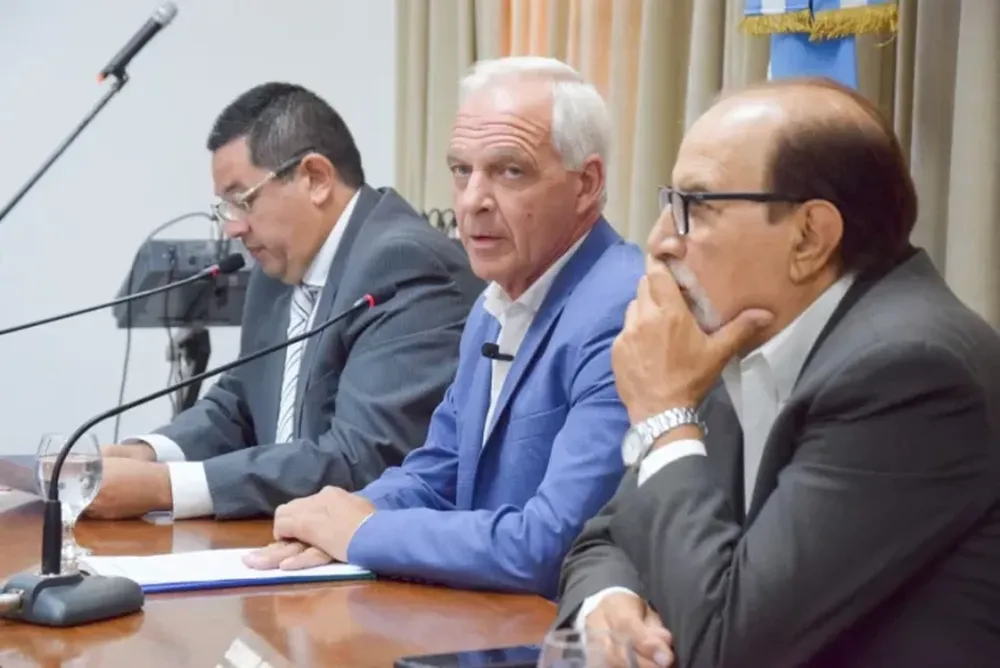 Rubén García con Juan Carlos Salvadó a la derecha.-