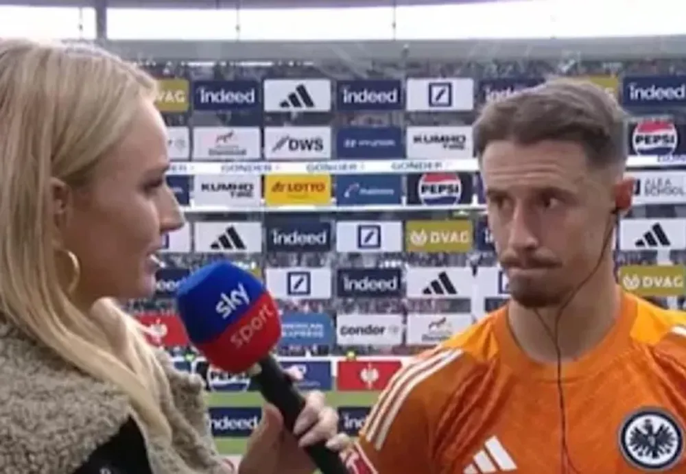 El insólito blooper de una periodista con un jugador tras la derrota de su equipo