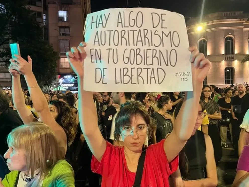 Cinco detenidos en Córdoba por las manifestaciones contra el DNU de Milei