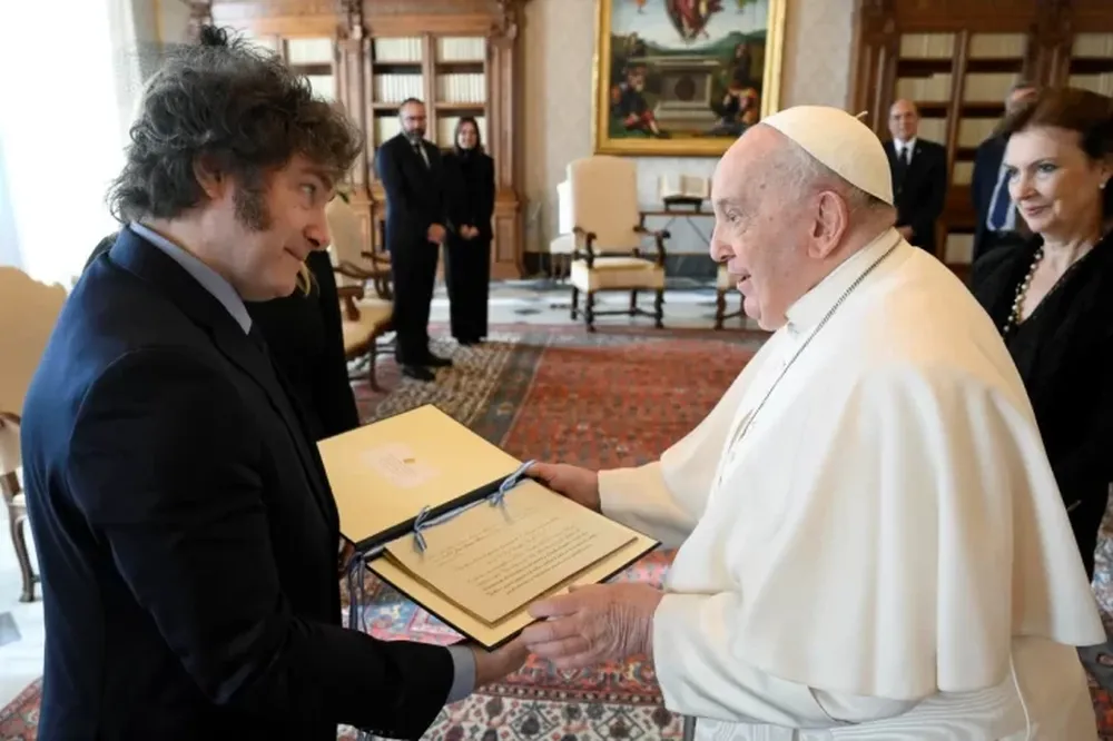 Javier Milei y el papa Francisco.