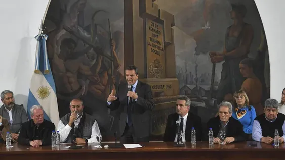 En la CGT, Massa convocó a todos los trabajadores a militar por la boleta de UxP