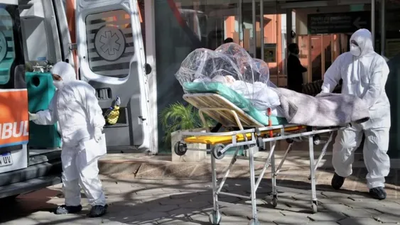 Preocupación en el país por el “gran salto” de pacientes internados en terapia intensiva