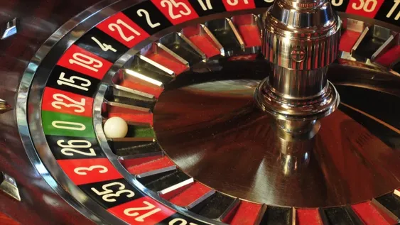 Lo arrestaron por gastar en el casino 358.000 dólares que recibió por un error bancario
