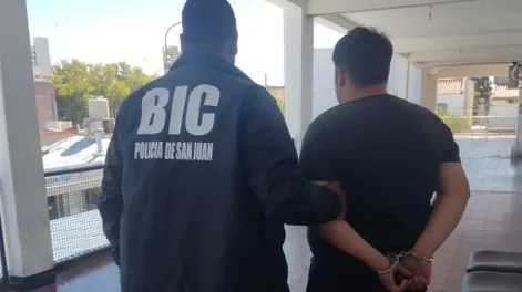 Detuvieron a un hombre acusado de homicidio tras un allanamiento en Carpintería