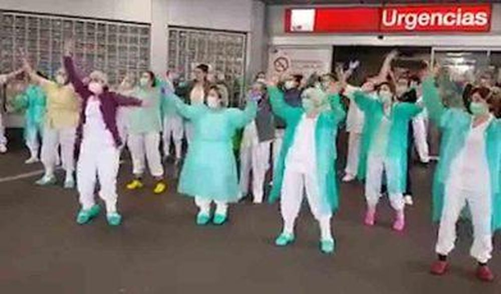 Las enfermeras que cantan “Resistiré” contra el coronavirus