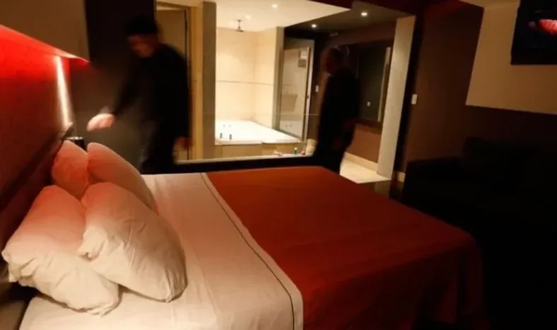 Una mujer de 69 años murió en un hotel alojamiento