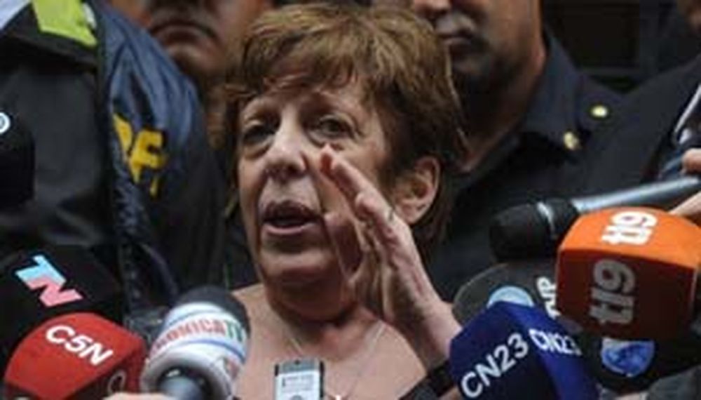 Fein rompió el silencio: “Me es lo mismo determinar si fue un suicidio o un homicidio”