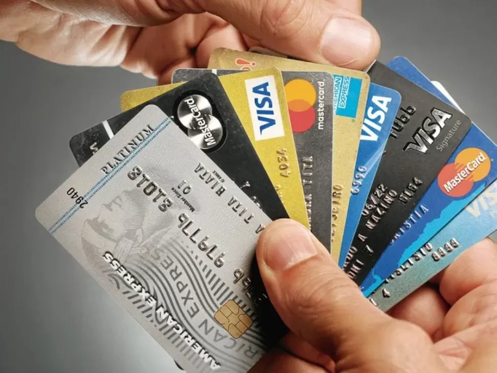 El BCRA fijó la nueva tasa de interés para usuarios de tarjetas de crédito