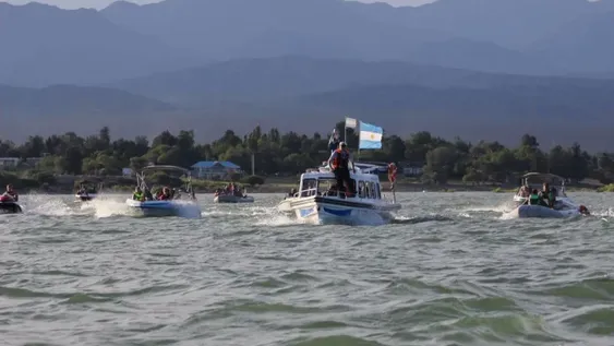 La Virgen recorrió el Dique de Ullum en el inicio de la temporada
