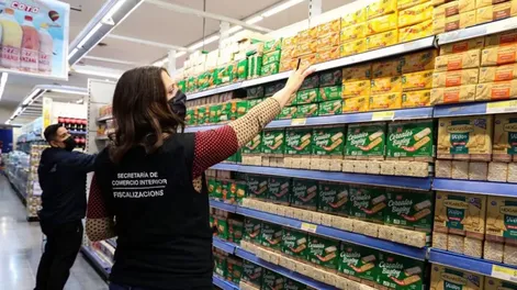 Militantes K salen a pelear la guerra contra la inflación en supermercados