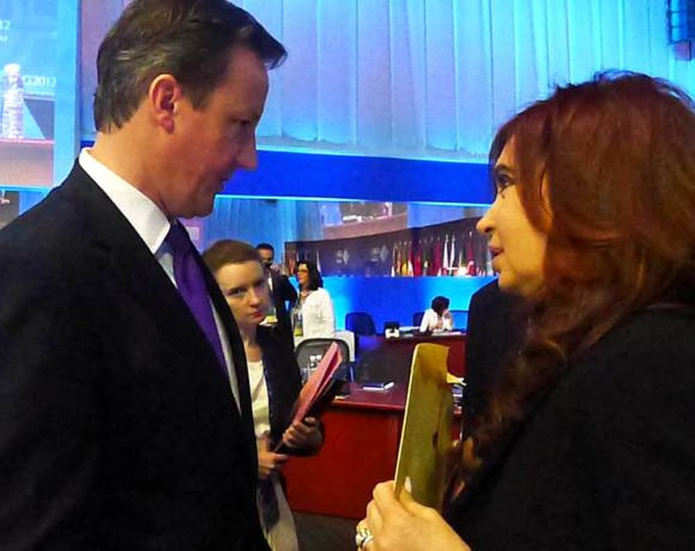 Duro cruce entre Cristina y Cameron por Malvinas