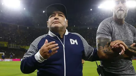 Aseguran que en dos clínicas aconsejaron no operar a Maradona