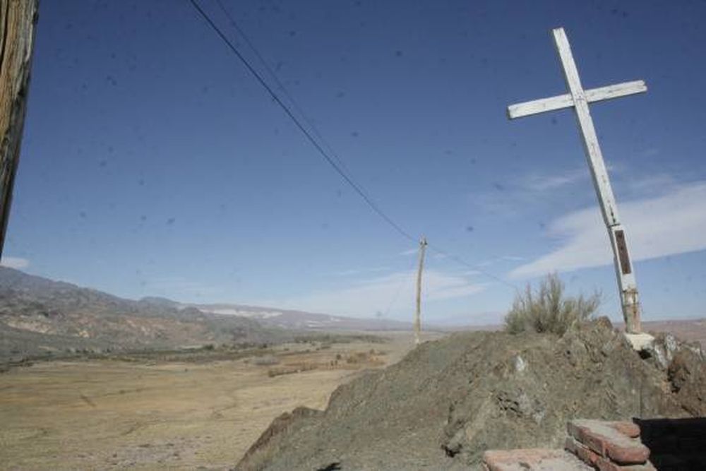 Por una promesa y una cruz en el cerro