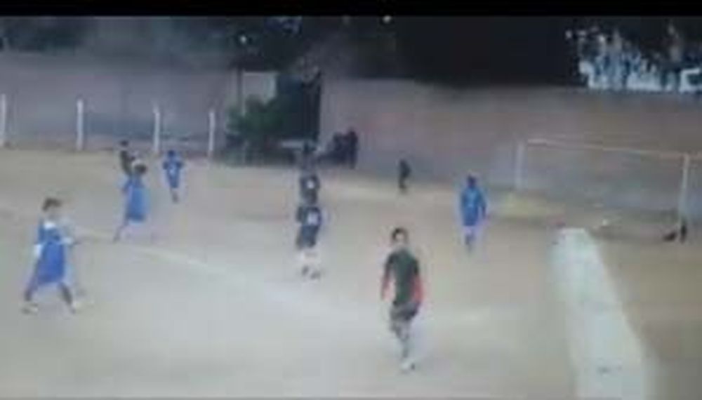 Video: Melvin, el pibe que metió un golazo de ‘tres dedos’