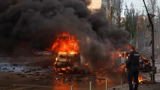 Rusia lanzó un ataque masivo con 75 misiles contra Ucrania: al menos ocho muertos en Kiev