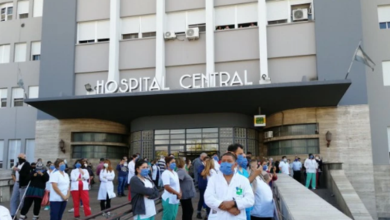 Mendoza autorizó el trabajo de médicos venezolanos en la provincia