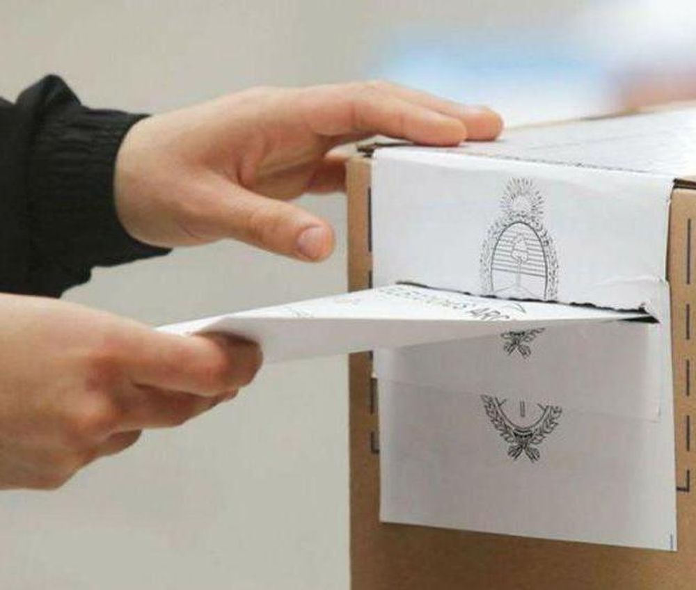 El Tribunal Electoral oficializó las boletas de sufragio para elegir al gobernador