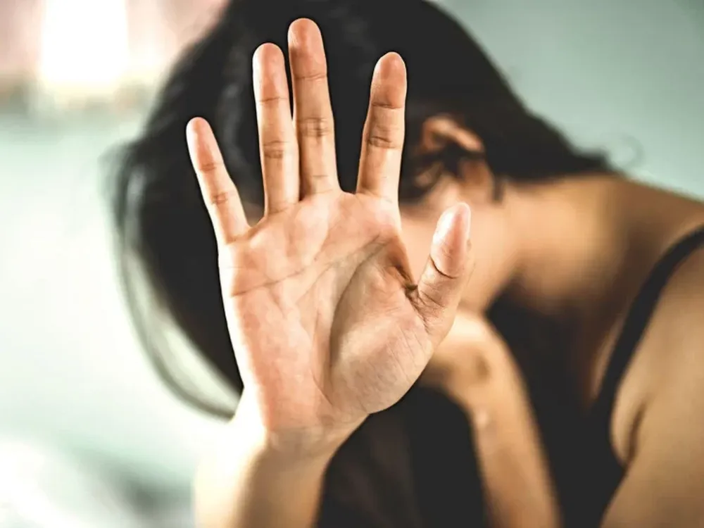 Probation para un hombre que discutió con su ex pareja por un auto y la golpeó con una silla