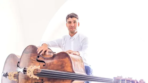Los contrabajos suenan en San Juan