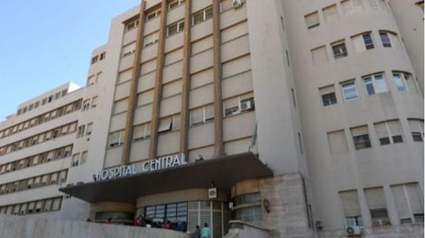 Un preso murió al saltar por la ventana de un hospital en un intento de fuga