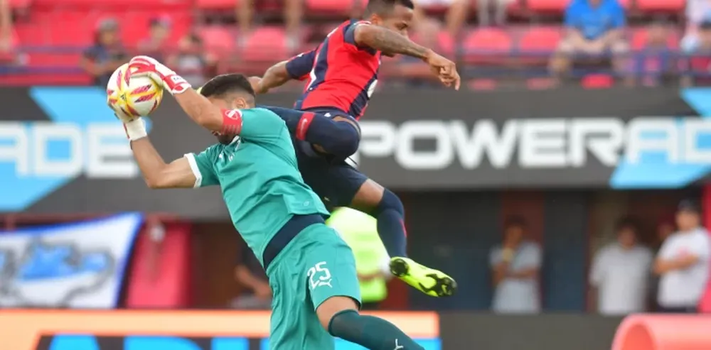 Con un Campaña intratable, Independiente y San Lorenzo empataron sin goles