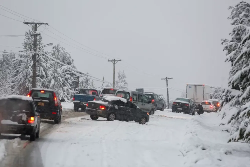 Horas críticas por la nieve en Chubut