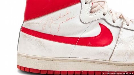 Subastaron en casi US$ 1,5 millones un par de zapatillas de Michael Jordan