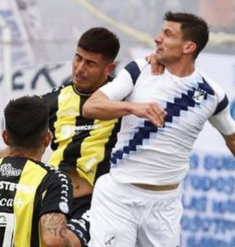 Almirante Brown no pudo ganar y continúa segundo