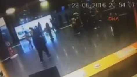 Video: el momento exacto de la explosión en Estambul