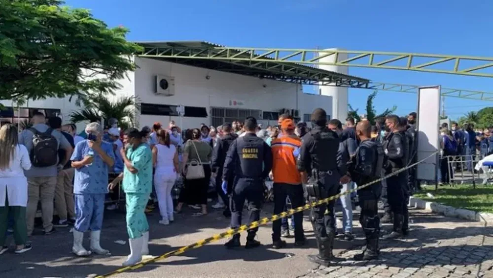 Al menos 4 muertos por un incendio en el ala de coronavirus de un hospital en Brasil