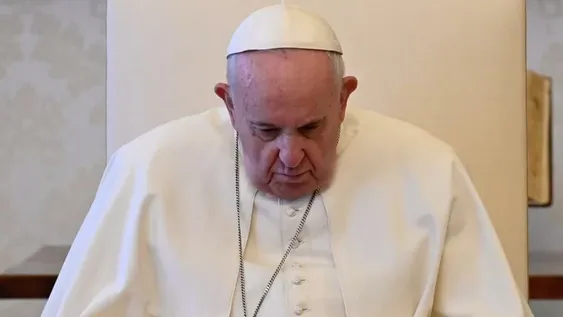 Francisco considera un “escándalo” que siga la guerra en Siria