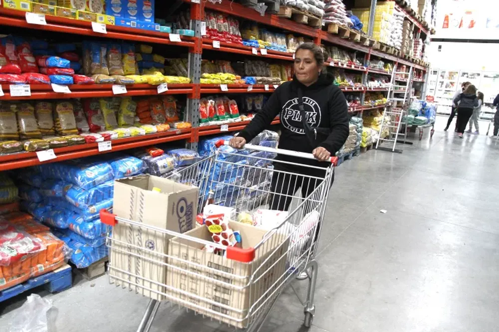 Imparable: la inflación de febrero fue de 6,6% y el acumulado del último año es de 102,5%