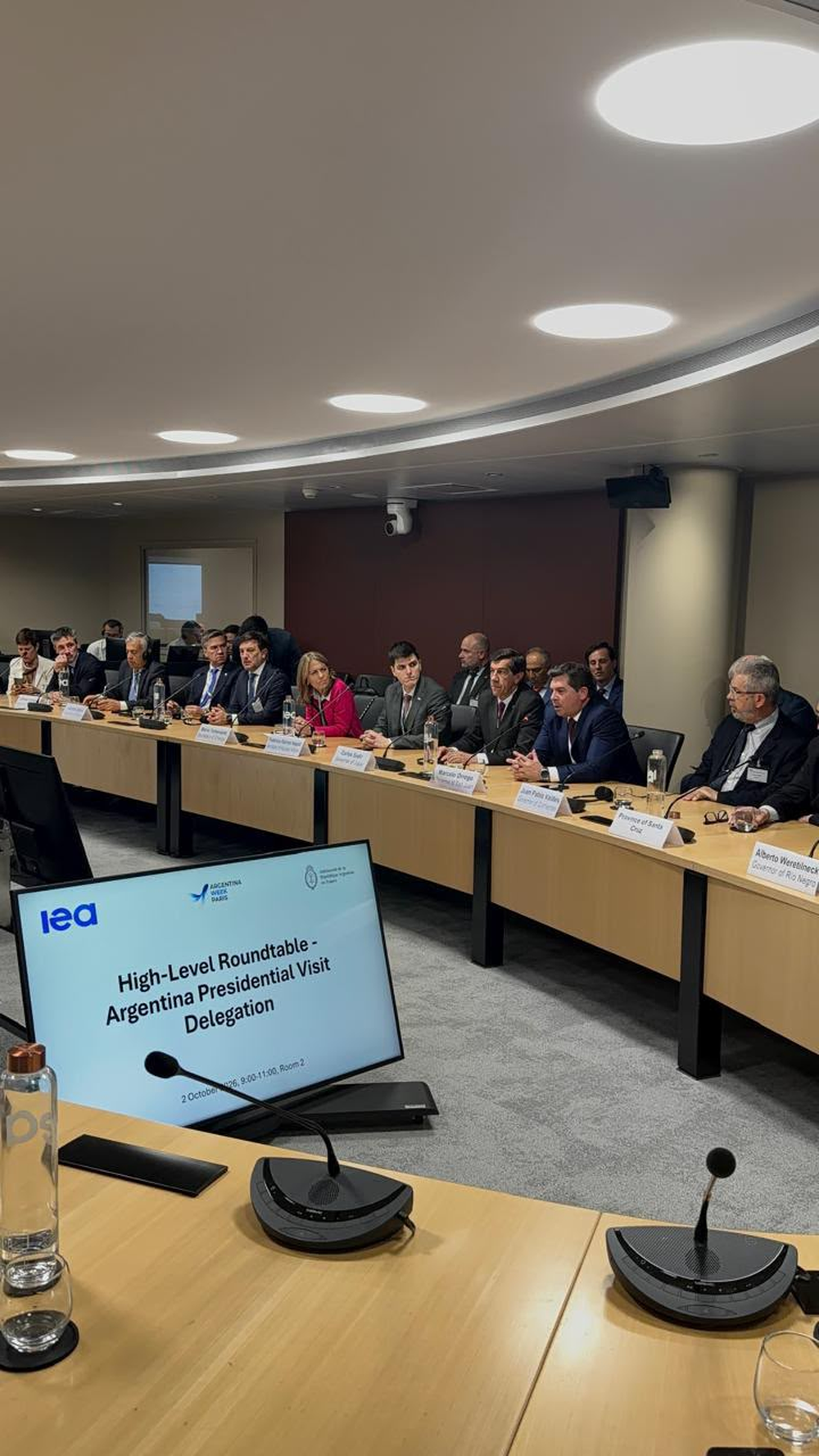 Orrego expuso sobre energía y minería ante inversores europeos en Parí: En San Juan se han comprometido inversiones por más de 35.000 millones de dólares