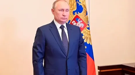 Vladimir Putin: “Les aconsejo a nuestros vecinos que no escalen la situación”