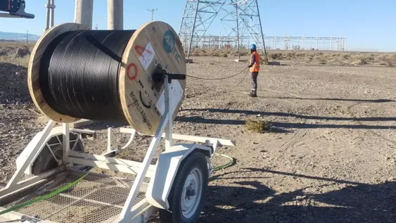 Con un paso clave, en 3 semanas llegarán equipos para la fibra óptica