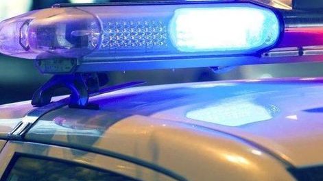 Se quedaron sin frenos en la moto y se estrellaron contra una farola
