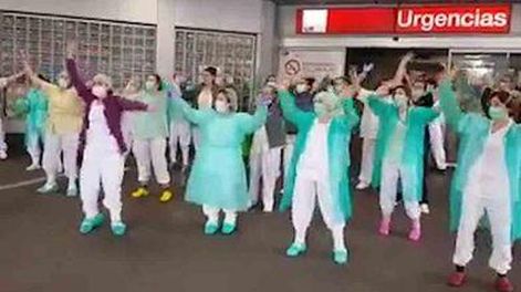 Las enfermeras que cantan “Resistiré” contra el coronavirus