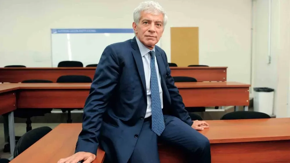 “Ella le dijo te voy a arruinar, no vas a jugar más, te vas a tener que ir a Nigeria”, contó el defensor de Salvio