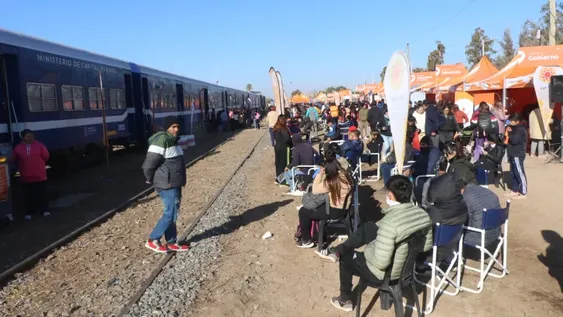 Una ciudad ambulante que acerca salud y servicios sociales a la gente