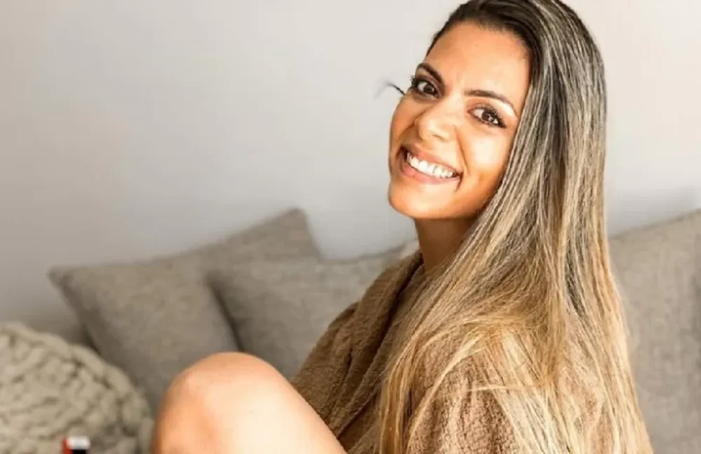 Belu Lucius posó con una diminuta bikini, sin filtros y dejó una pregunta incómoda para sus fans