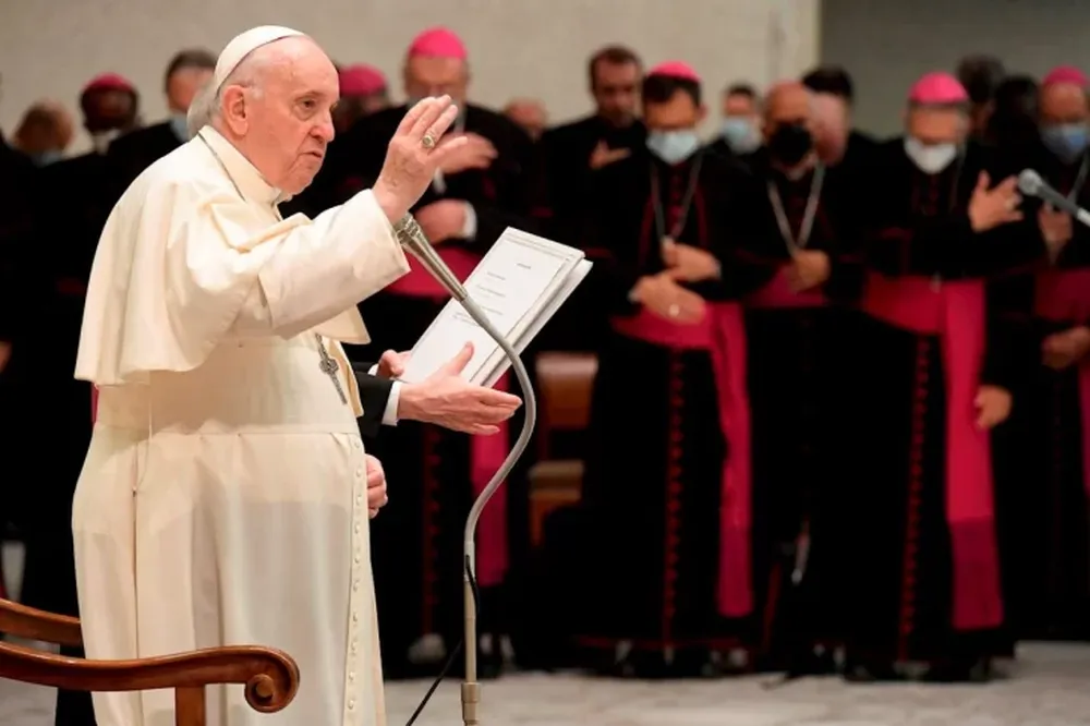 El Papa Francisco pidió “desmasculinizar la Iglesia”