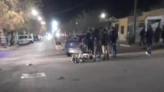 Dos chicos de 16 y 17 años iban en moto y chocaron: uno sufrió importantes lesiones