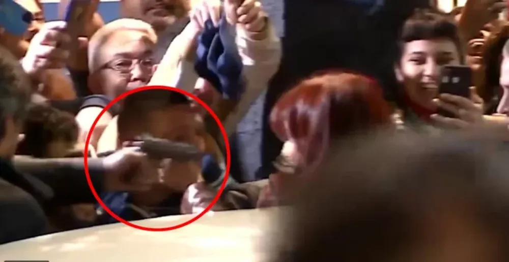 Detuvieron a un hombre que intentó asesinar a Cristina Kirchner en la puerta de su casa