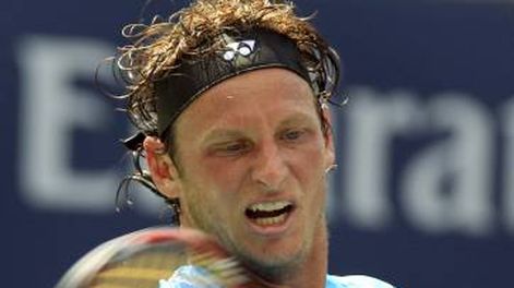 Nalbandian sigue firme